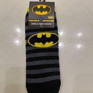 DC BATMAN ANKLE HIGH SOCKS W: 9-11  NWT